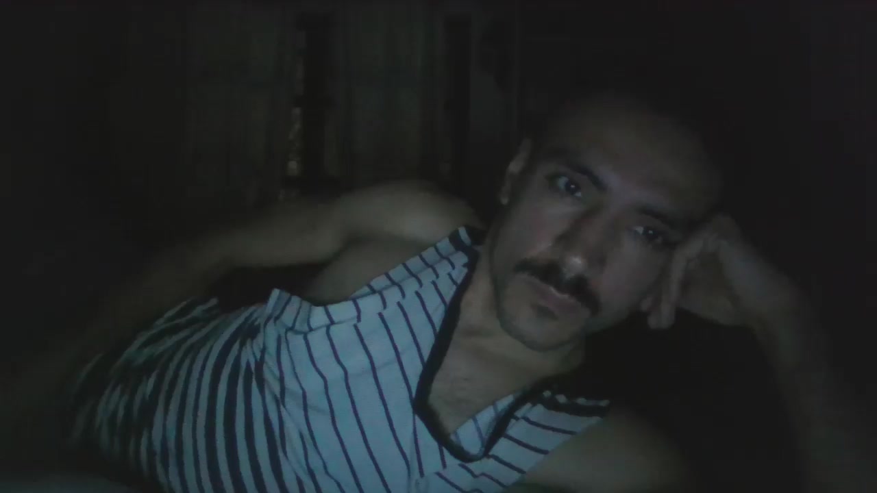 Xllles Live Cam Screenshot – 2025-08-29 01:23:43