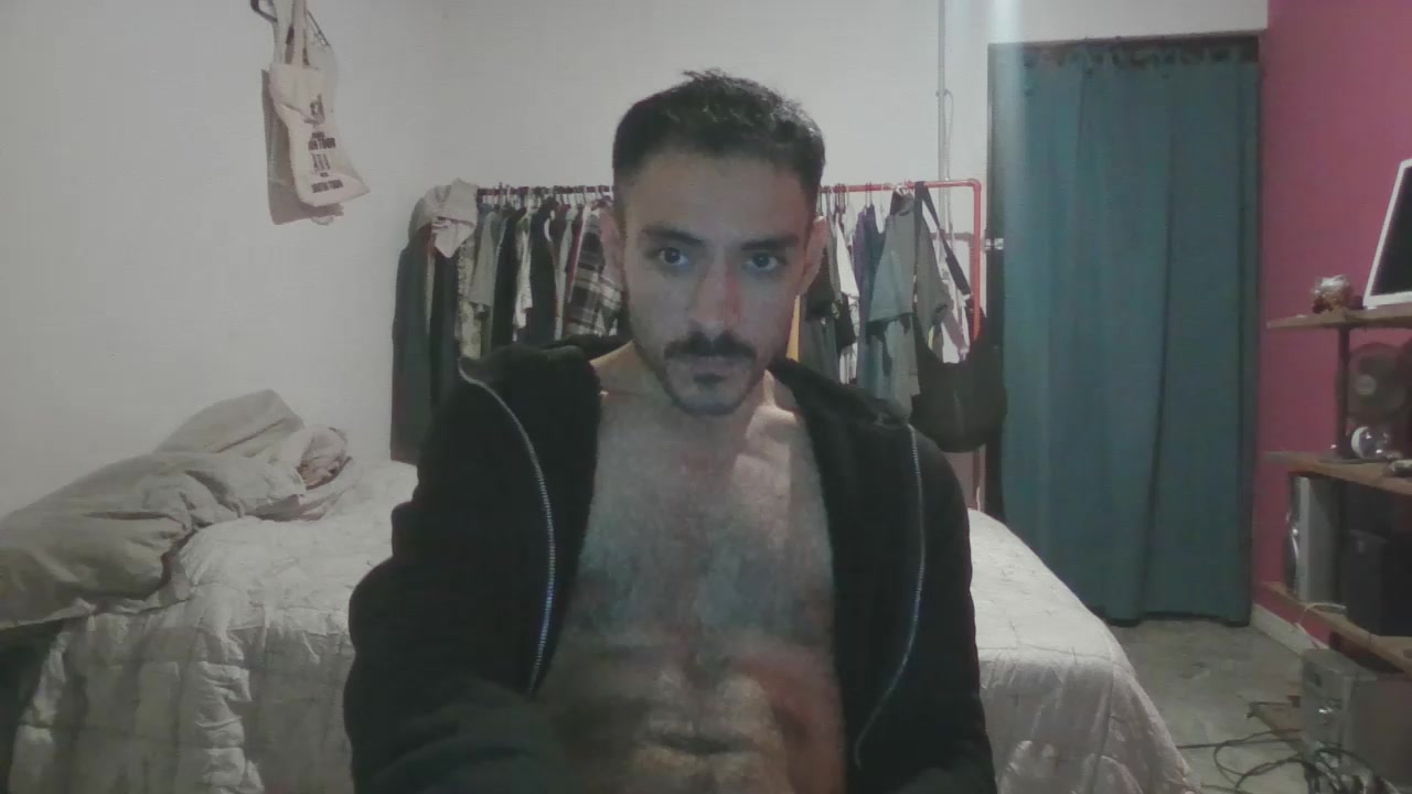 Xllles Live Cam Screenshot – 2025-09-04 02:30:59