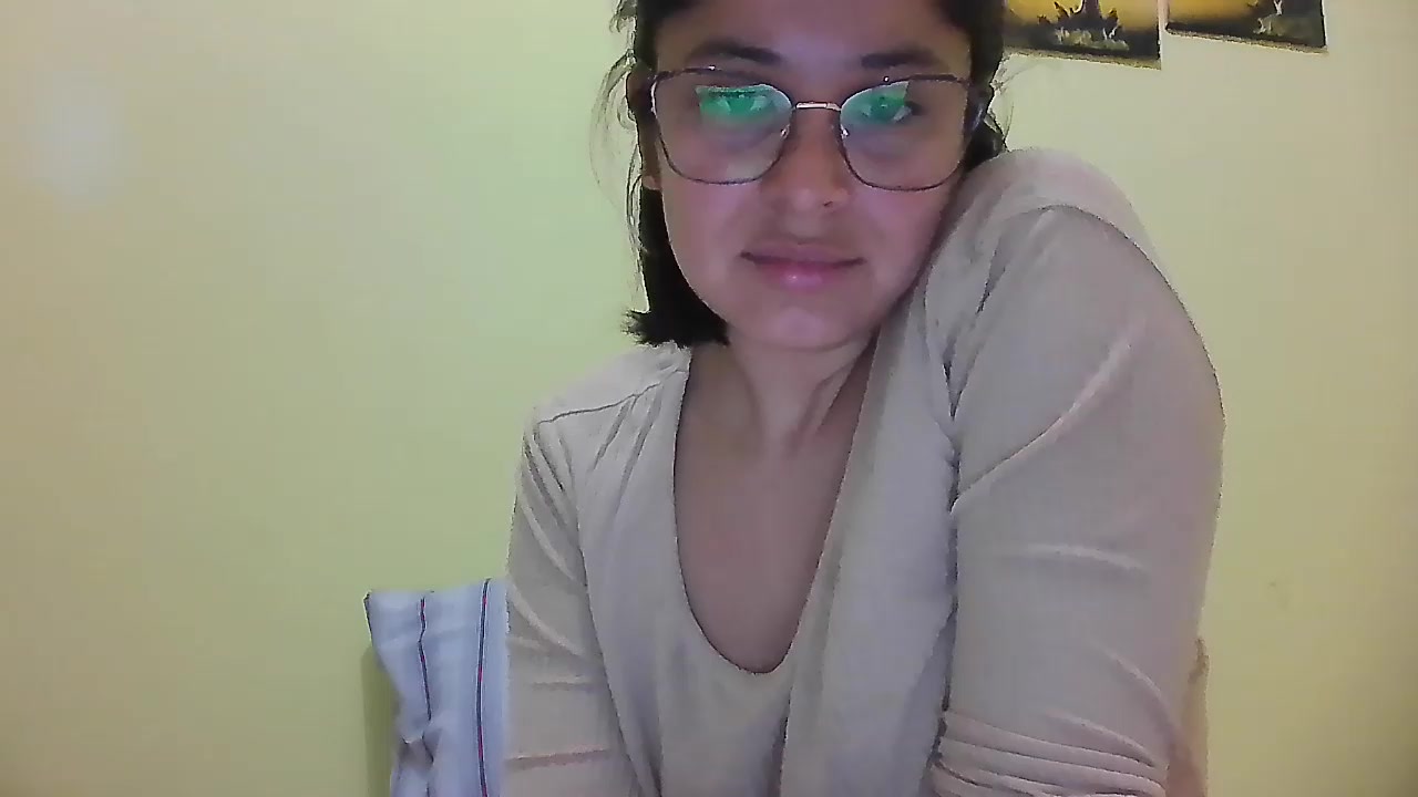 Yaniluh Live Cam Screenshot – 2025-08-22 02:29:35