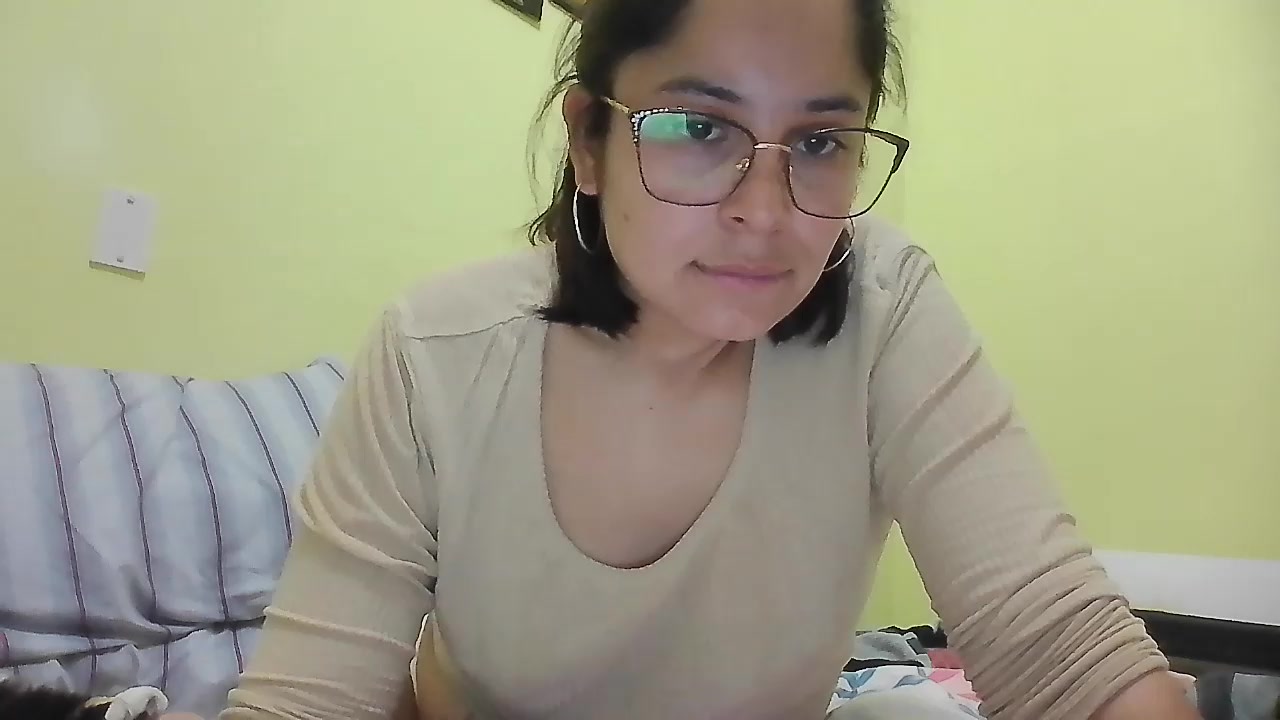 Yaniluh Live Cam Screenshot – 2025-08-22 03:07:06
