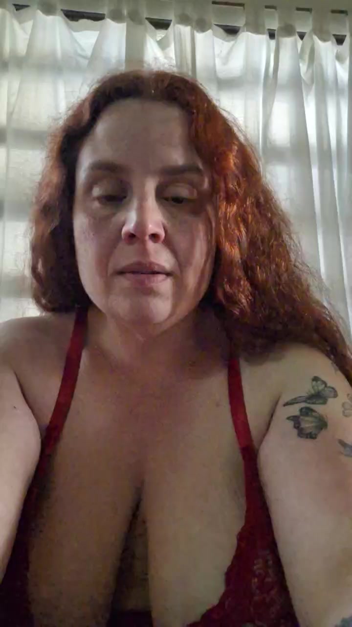 Yaya2065 Live Cam Screenshot – 2025-08-05 18:44:40