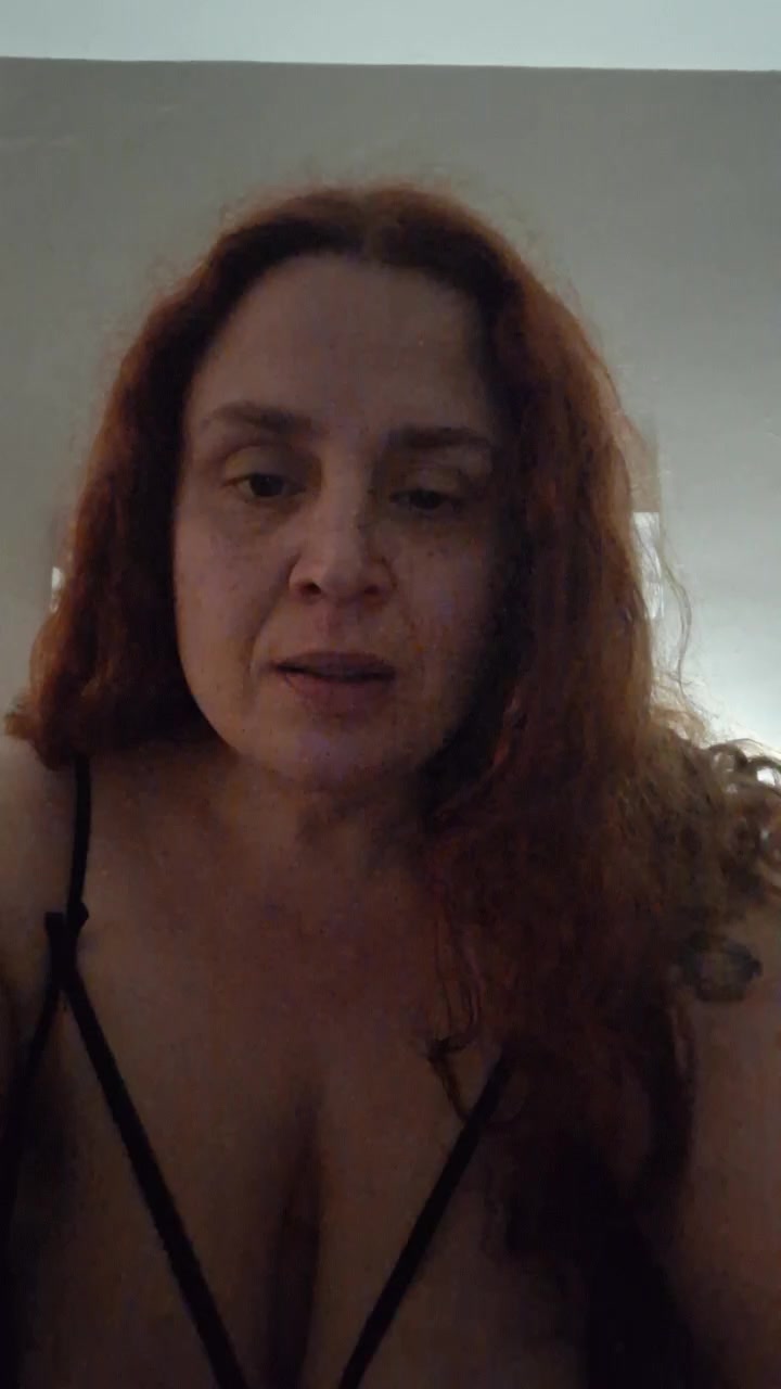 Yaya2065 Live Cam Screenshot – 2025-08-06 18:09:22