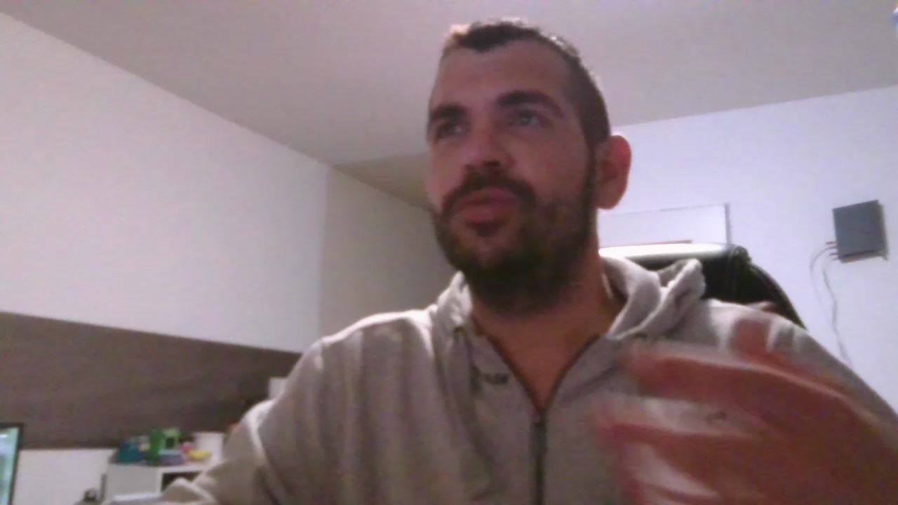 Yoqens Live Cam Screenshot – 2025-09-15 04:40:20