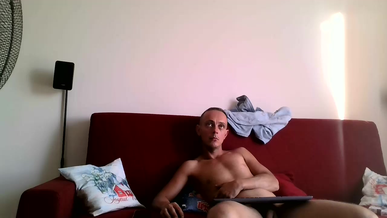 YoungMaschietto Live Cam Screenshot – 2025-08-08 16:47:34