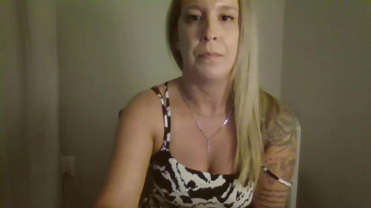 Yourgurlfire Live Cam Screenshot – 2025-09-02 23:57:32