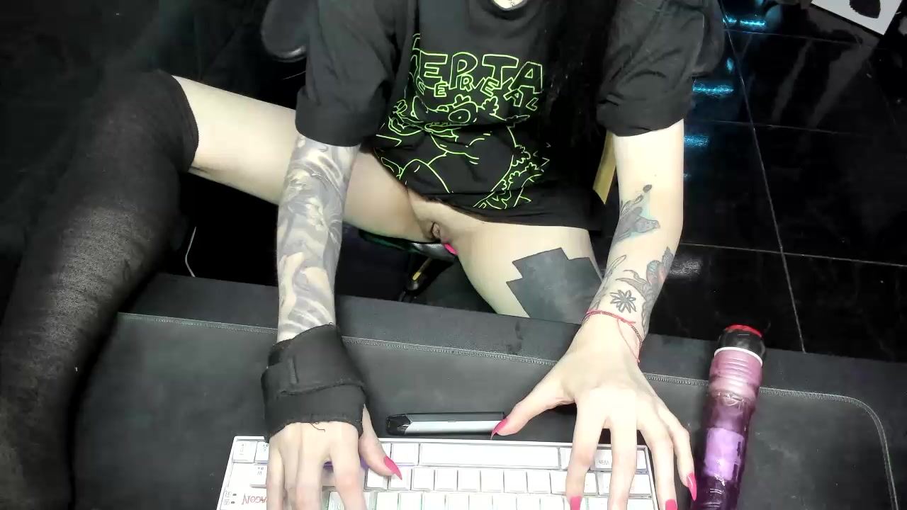 Yummypink Live Cam Screenshot – 2025-08-05 22:26:47