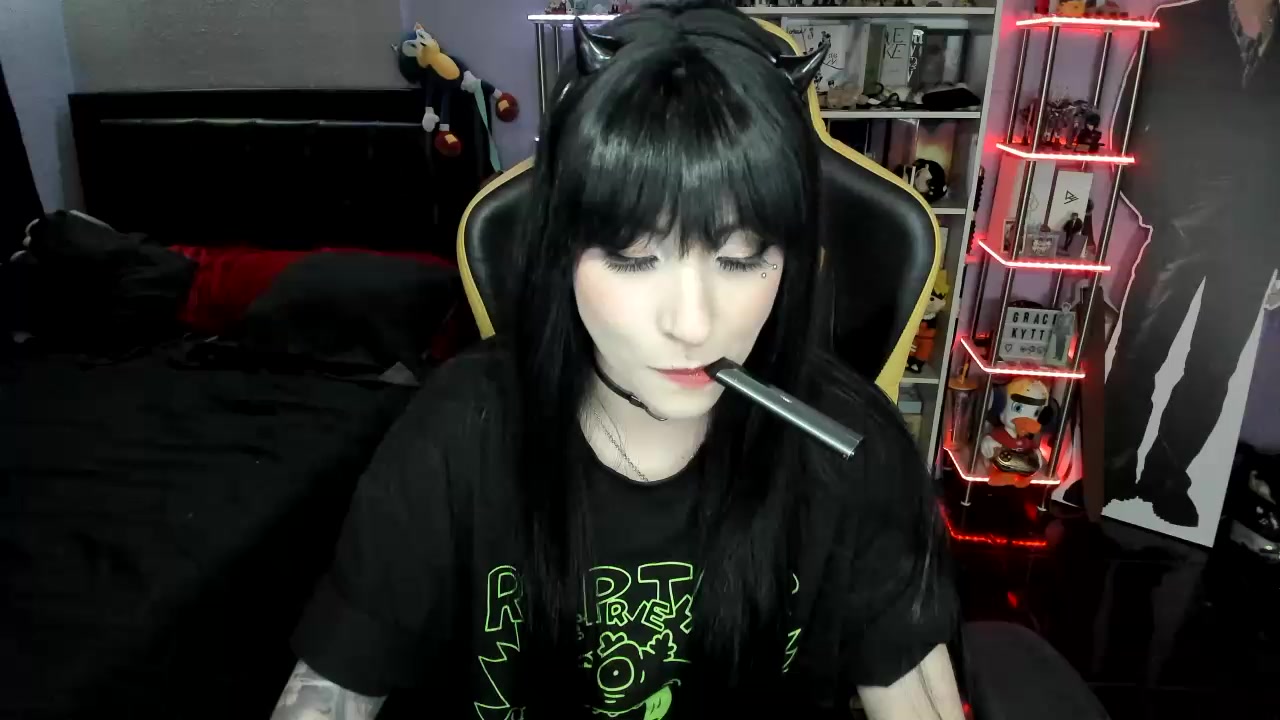 Yummypink Live Cam Screenshot – 2025-08-05 23:23:33