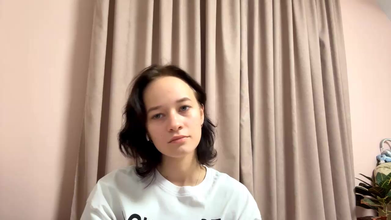 YvonnePanitz Live Cam Screenshot – 2025-09-06 19:19:28