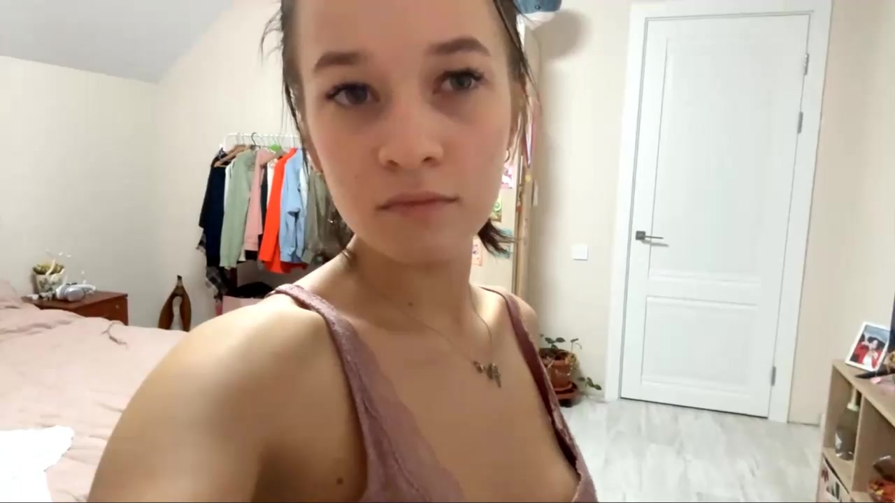 YvonnePanitz Live Cam Screenshot – 2025-09-23 21:56:02