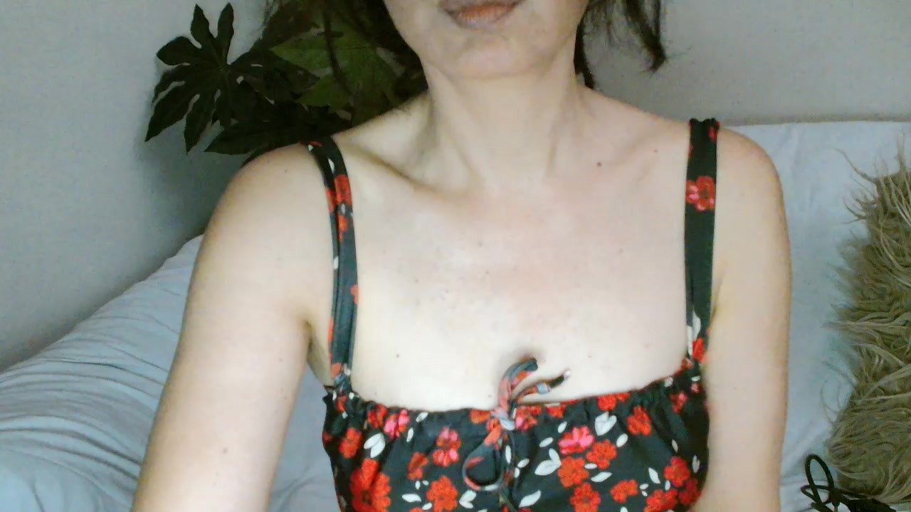 __nina Live Cam Screenshot – 2025-08-04 10:32:50