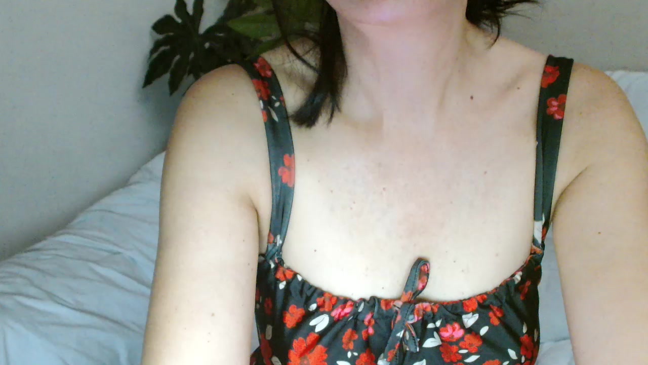 __nina Live Cam Screenshot – 2025-08-04 11:26:29