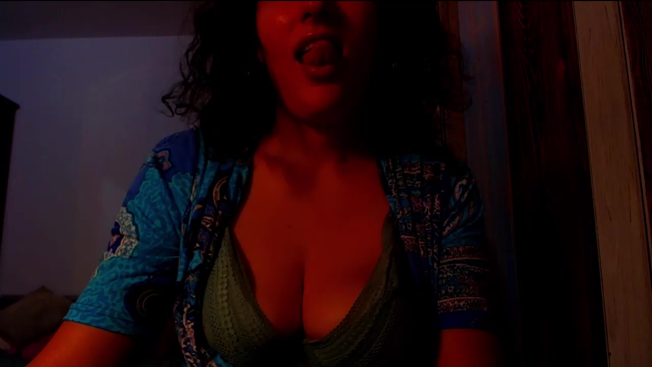 addicted2uts Live Cam Screenshot – 2025-08-31 21:52:09