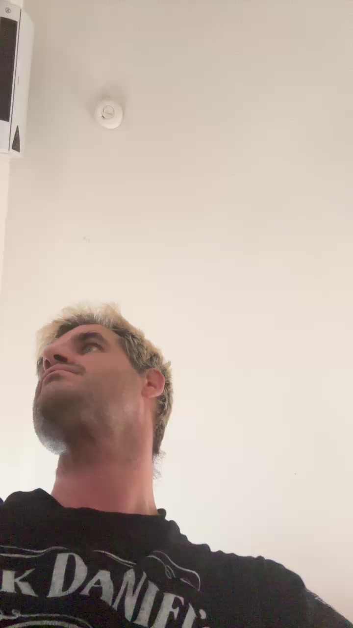 adrien1986sexy Live Cam Screenshot – 2025-08-13 14:23:27