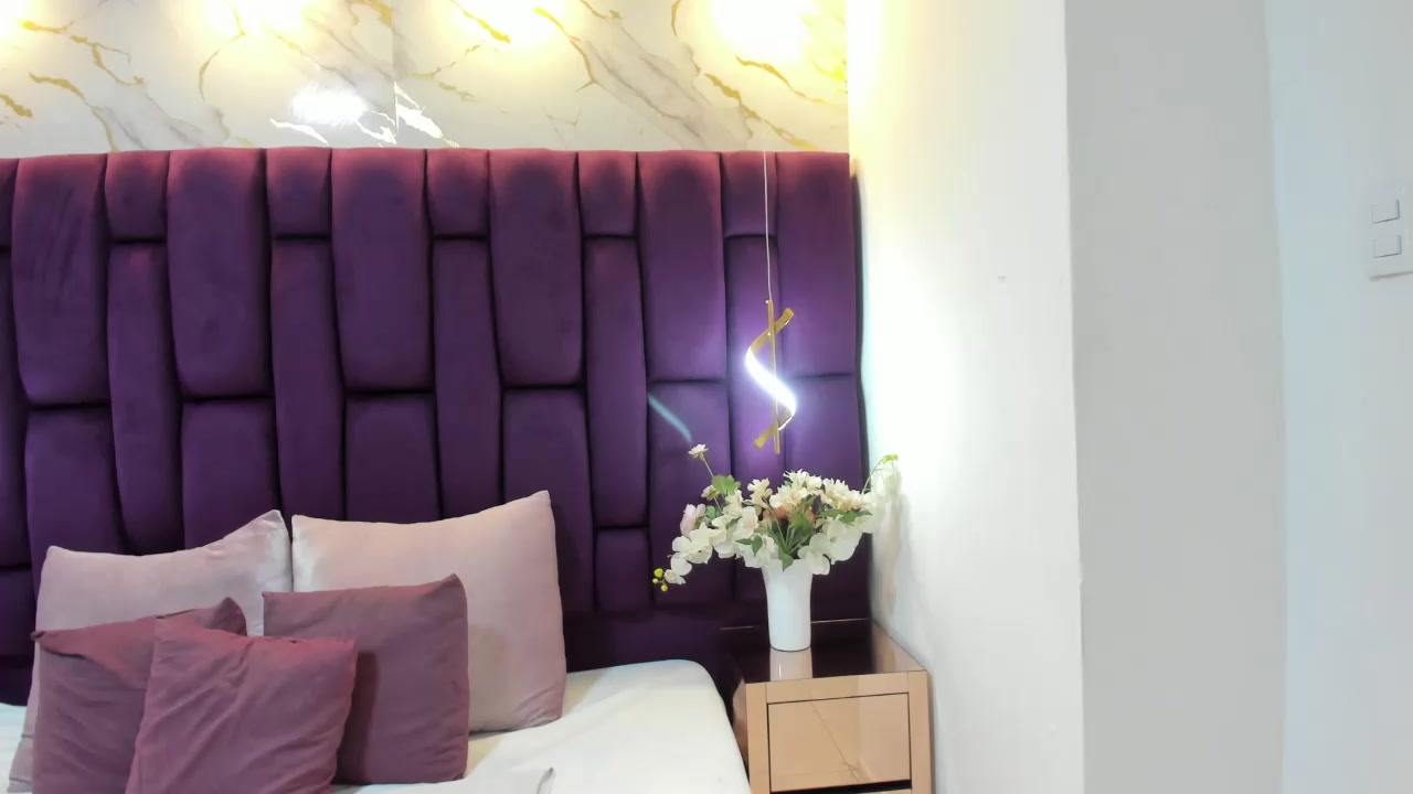aishathorne Live Cam Screenshot – 2025-08-15 03:57:47