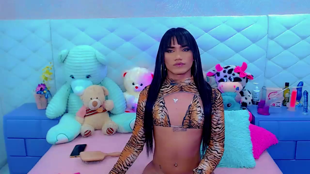 alanna_dolls Live Cam Screenshot – 2025-08-04 01:36:11