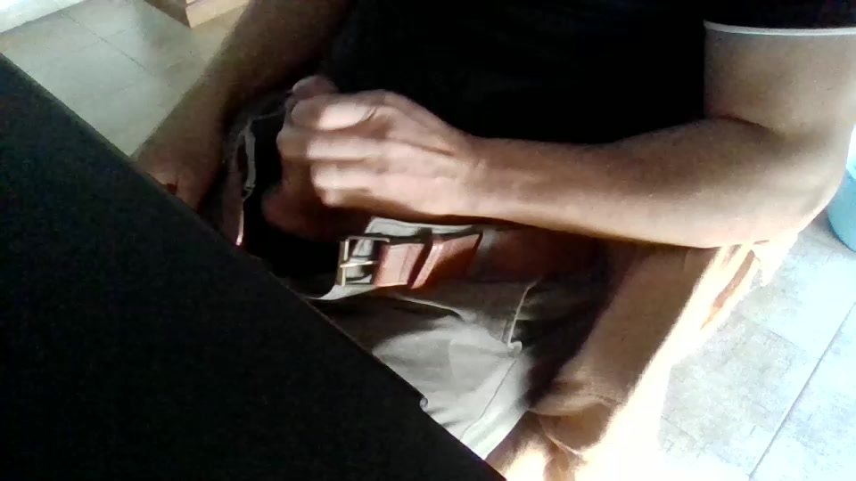 alejo1984123 Live Cam Screenshot – 2025-08-26 17:45:37