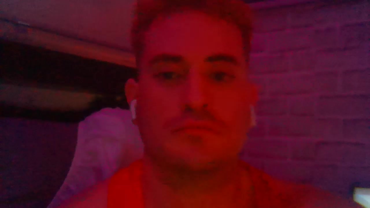 alex1990bigd Live Cam Screenshot – 2025-08-14 01:18:31