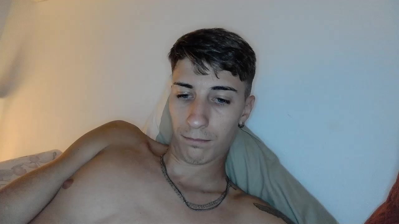 alexbg2_sexy Live Cam Screenshot – 2025-08-05 14:59:56