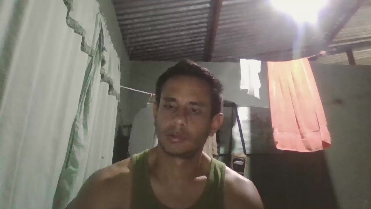 alextico1 Live Cam Screenshot – 2025-08-16 04:55:52