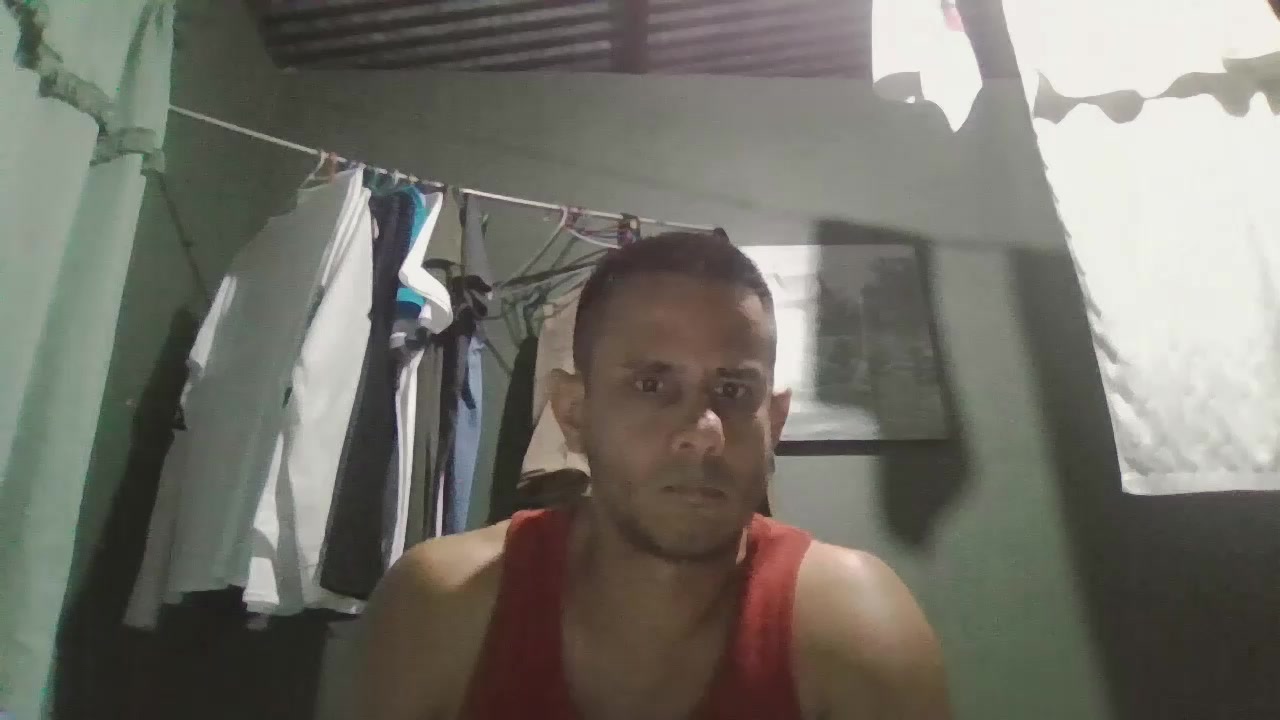 alextico1 Live Cam Screenshot – 2025-08-18 05:50:19