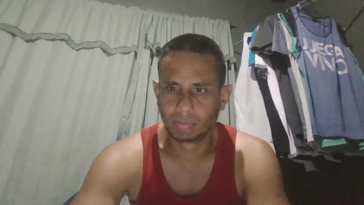 alextico1 Live Cam Screenshot – 2025-08-19 05:59:21
