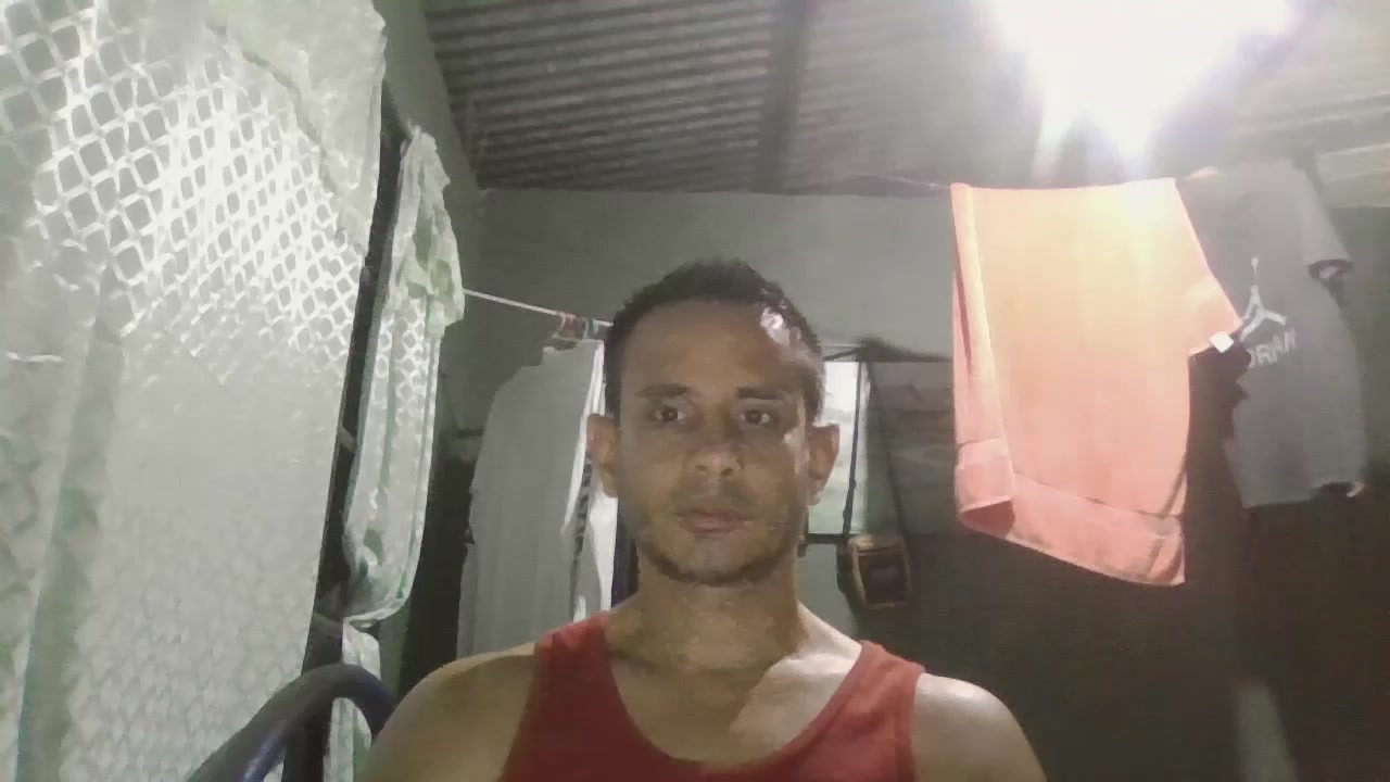 alextico1 Live Cam Screenshot – 2025-09-01 05:08:34