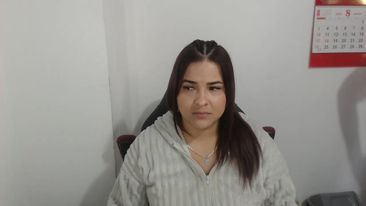 alixxxcarth Live Cam Screenshot – 2025-08-19 16:38:22