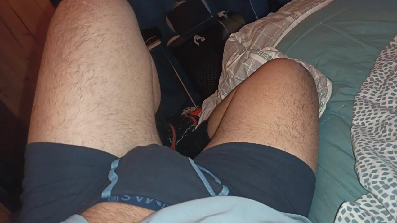 alndro2 Live Cam Screenshot – 2025-08-04 02:42:12
