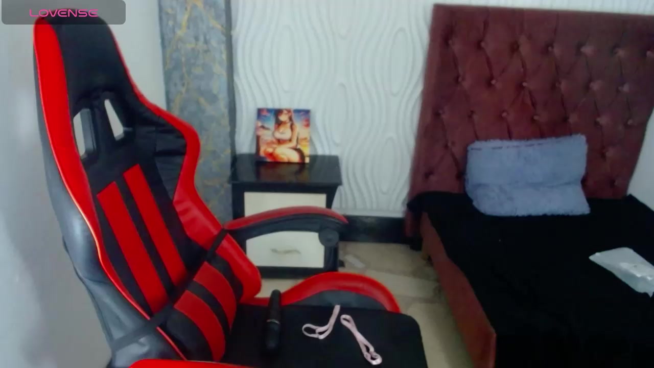 amy_suck Live Cam Screenshot – 2025-08-04 06:24:50