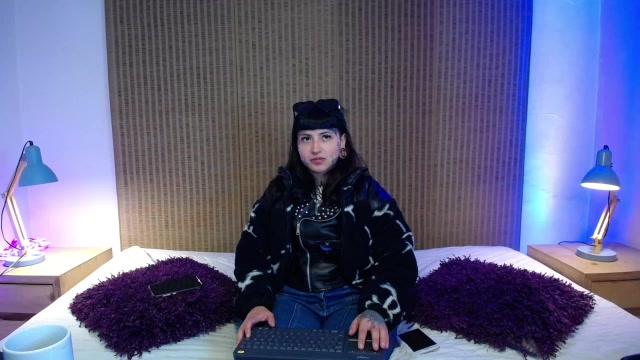 anais_moon420 Live Cam Screenshot – 2025-08-05 04:35:37