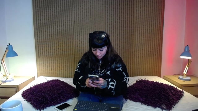 anais_moon420 Live Cam Screenshot – 2025-08-05 04:51:18
