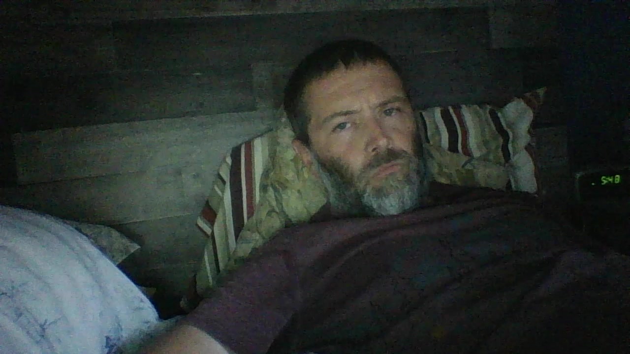 andrewe421 Live Cam Screenshot – 2025-08-29 21:49:46