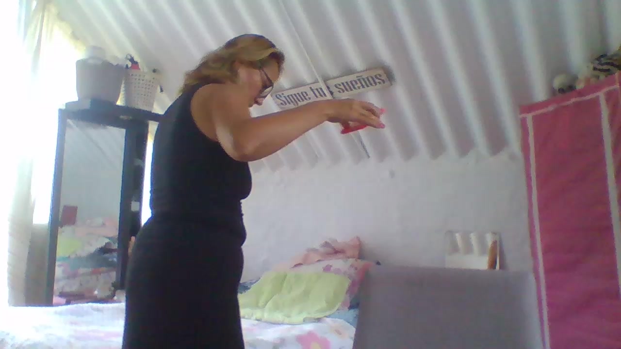 angelycute Live Cam Screenshot – 2025-10-22 18:06:52