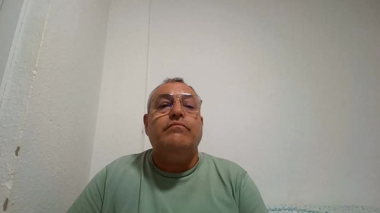 antonio222324 Live Cam Screenshot – 2025-08-23 00:57:34