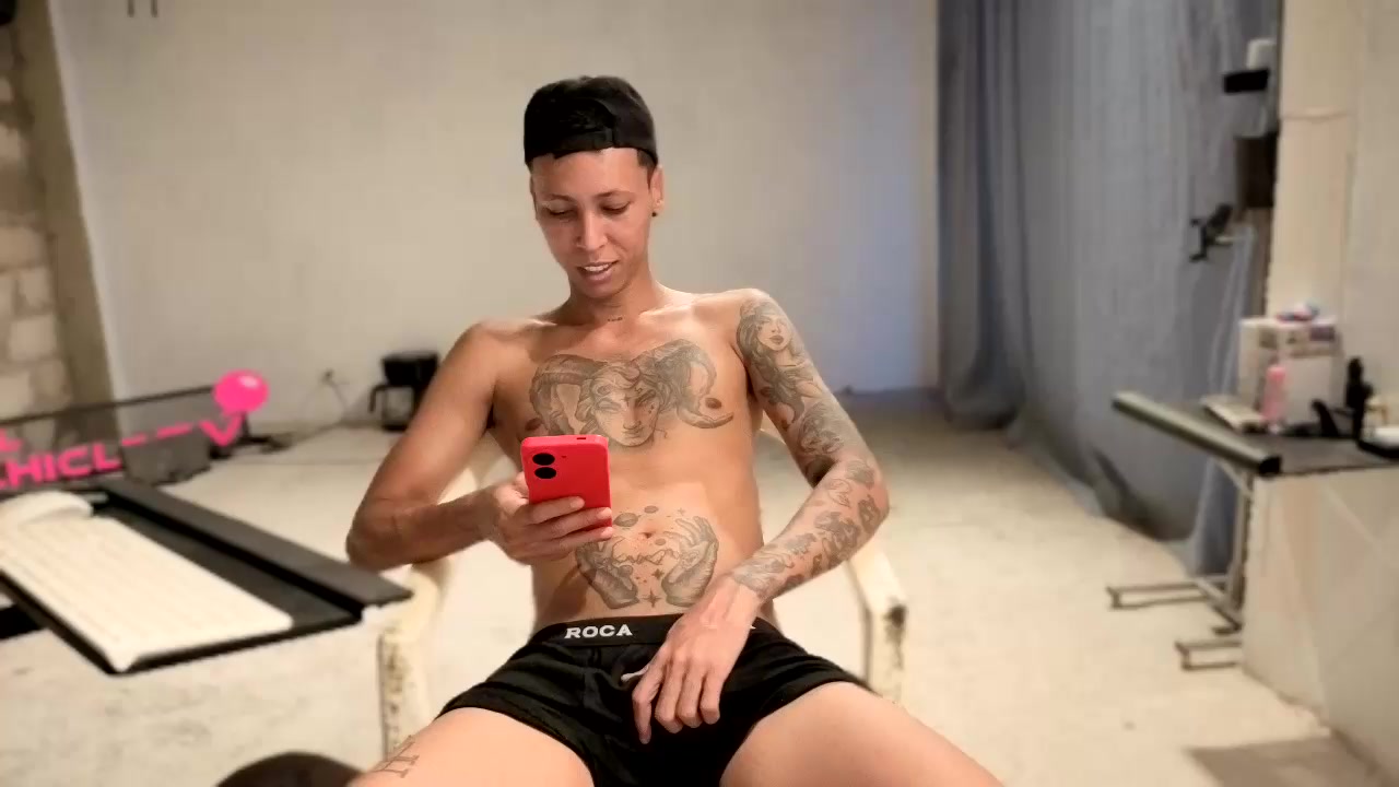 antonio_meza Live Cam Screenshot – 2025-08-06 00:04:54