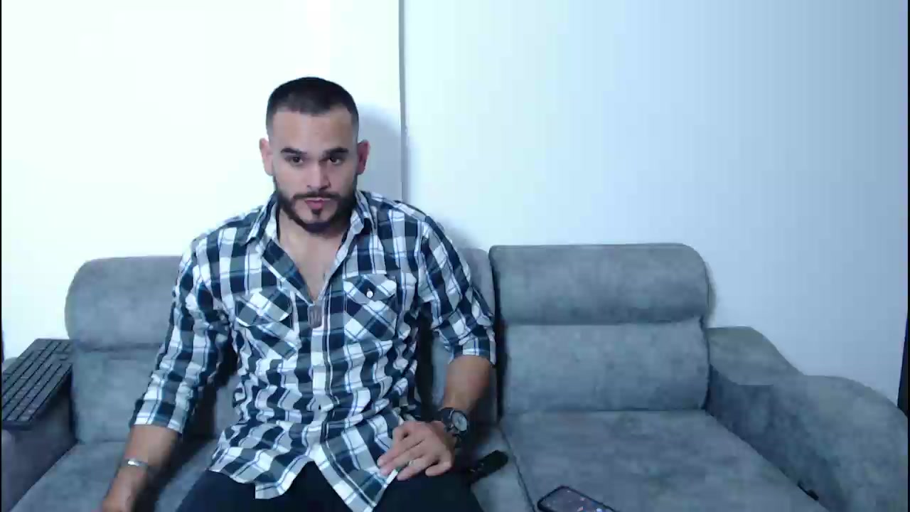 apasion2 Live Cam Screenshot – 2025-08-22 20:17:07