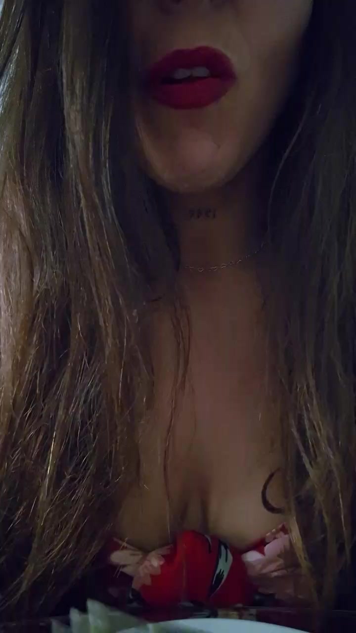 badgirl129 Live Cam Screenshot – 2025-08-21 07:42:13
