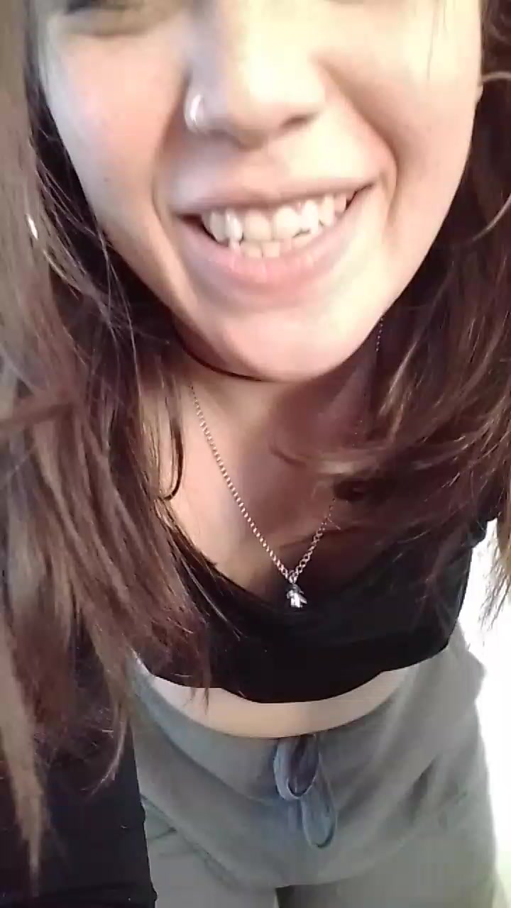 bellaHot6 Live Cam Screenshot – 2025-09-08 19:34:03