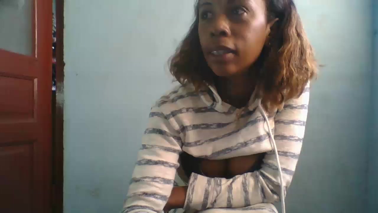 bianca255 Live Cam Screenshot – 2025-08-27 10:29:02