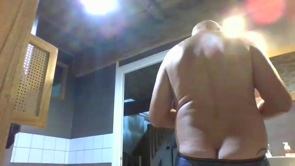 biboxer81 Live Cam Screenshot – 2025-08-25 06:49:14