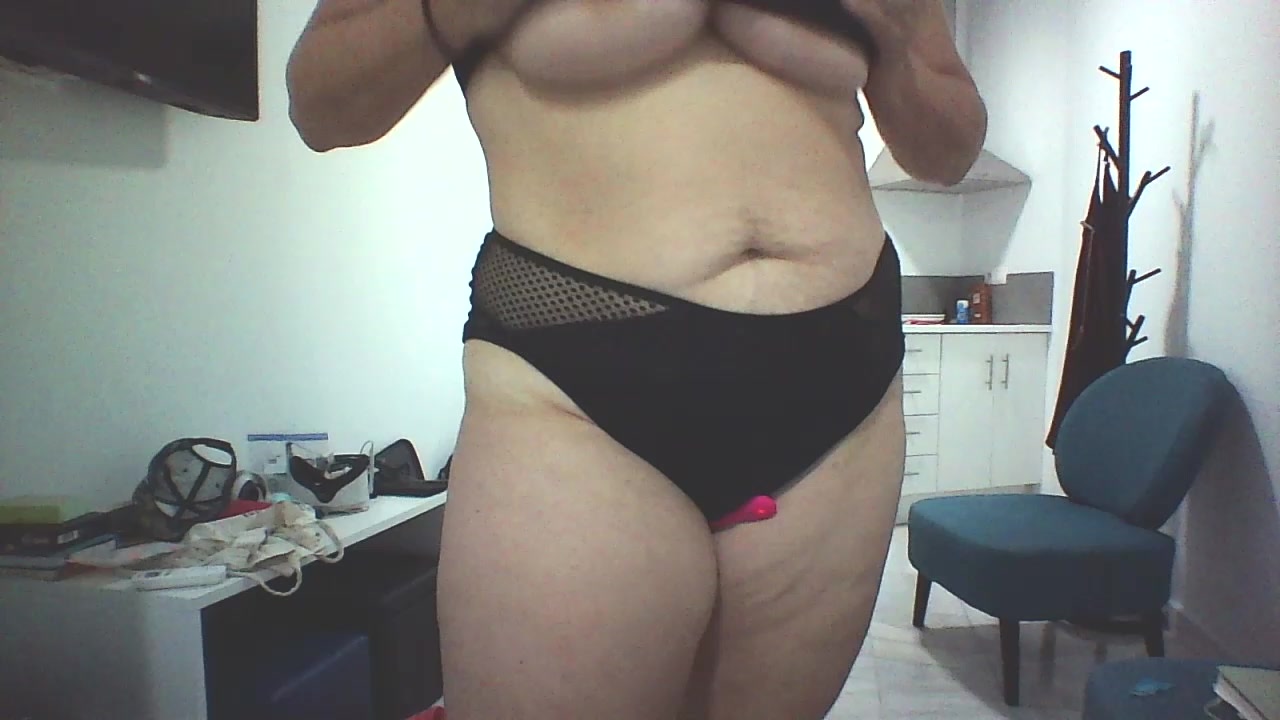 big_tits_mcgee Live Cam Screenshot – 2025-08-08 19:12:10