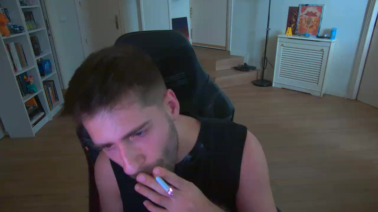 bigdickyoun1 Live Cam Screenshot – 2025-08-05 10:28:26