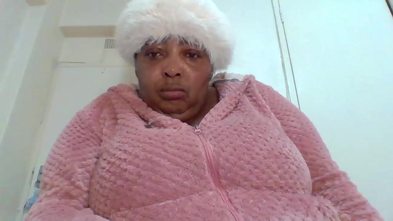 bigpussylipsx53 Live Cam Screenshot – 2025-08-11 22:28:14