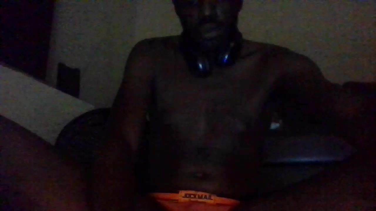 blackheat24 Live Cam Screenshot – 2025-08-28 09:18:49