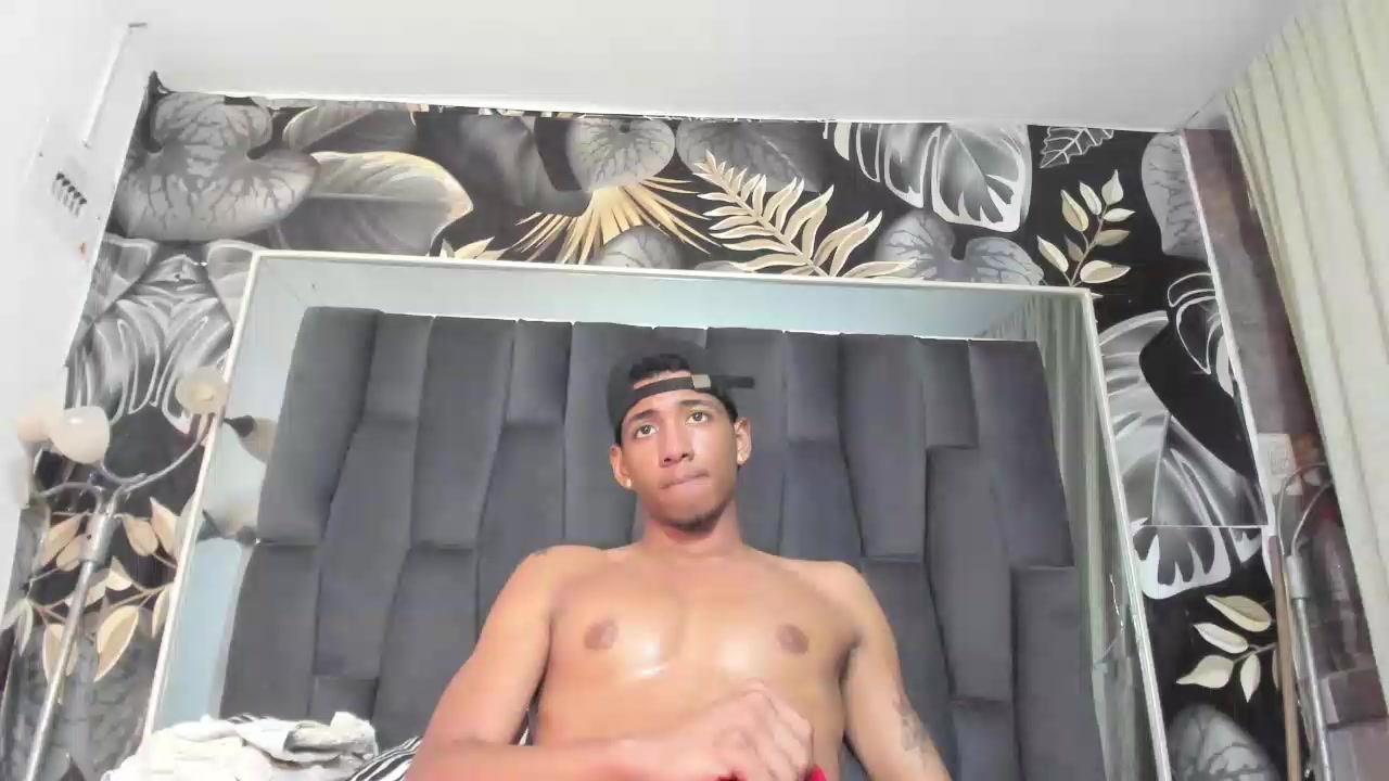brainer_bigcock Live Cam Screenshot – 2025-08-06 16:27:36