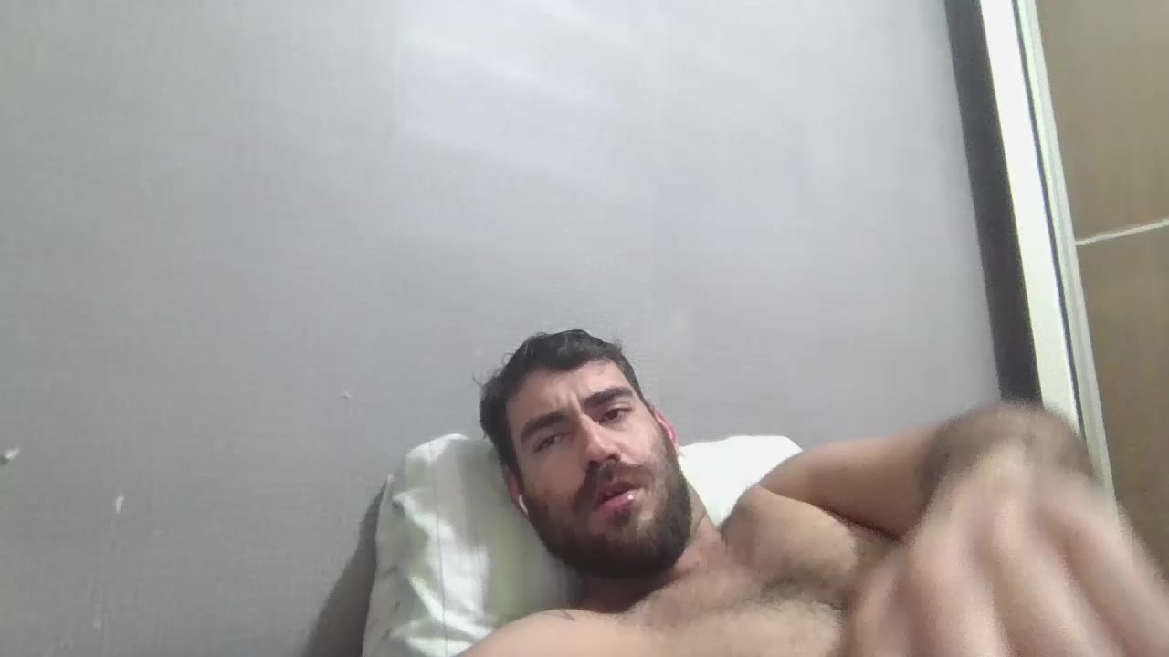 caiorio2 Live Cam Screenshot – 2025-08-07 22:19:16
