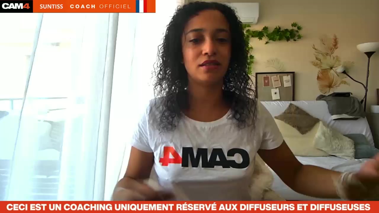 cam4coachfrance Live Cam Screenshot – 2025-08-05 17:15:16