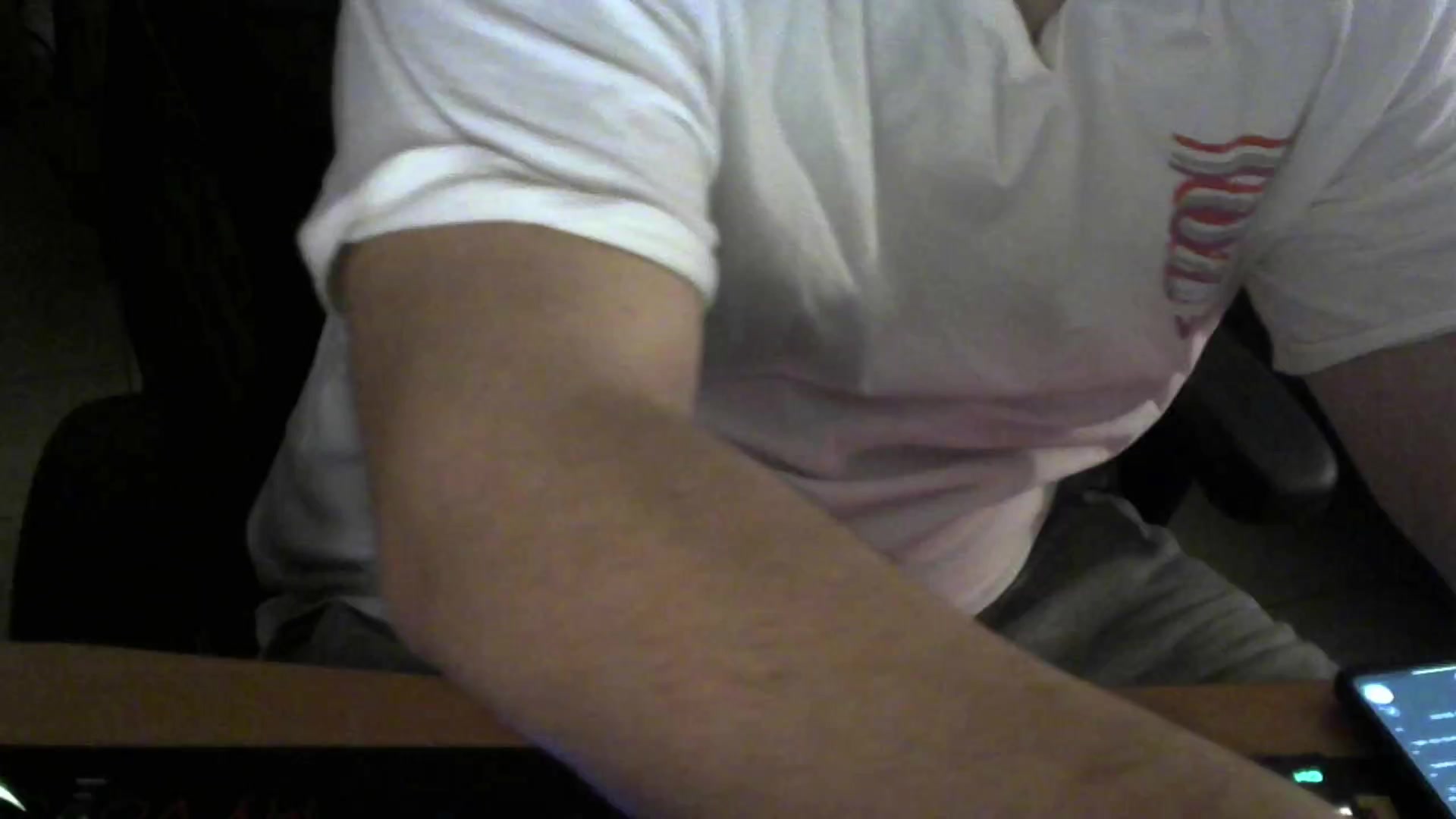 carlosalmada Live Cam Screenshot – 2025-09-07 03:41:24