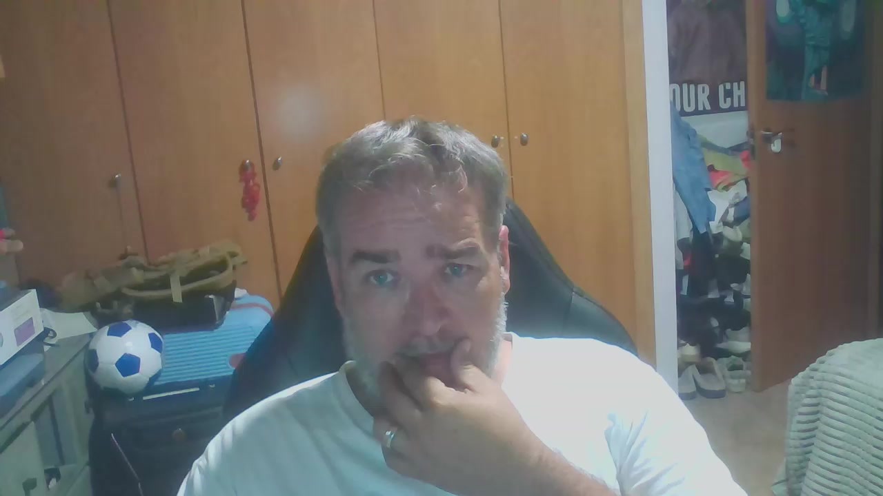 casadosamantes5 Live Cam Screenshot – 2025-08-06 16:43:40