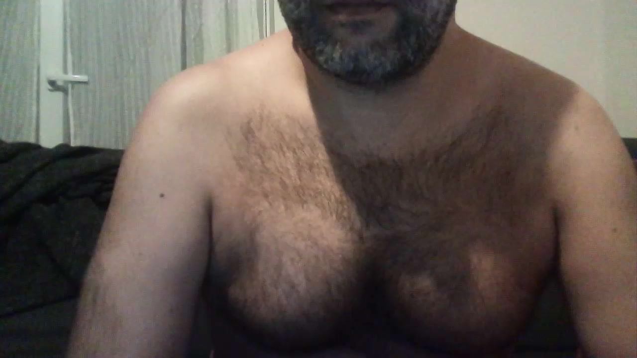 chets27 Live Cam Screenshot – 2025-08-12 20:10:35